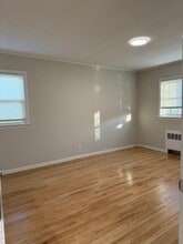 5201 Merrick Rd in Massapequa, NY - Building Photo - Building Photo