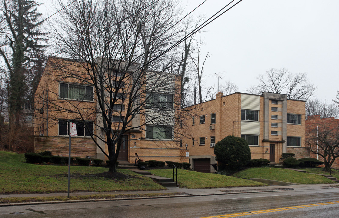 3279-3281 Linwood Ave in Cincinnati, OH - Building Photo