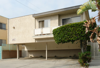 3667 Clarington Ave in Los Angeles, CA - Building Photo - Other