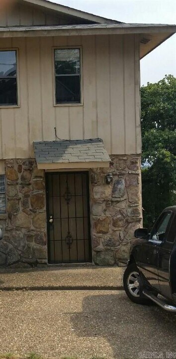 2905 John F Kennedy Blvd in North Little Rock, AR - Building Photo