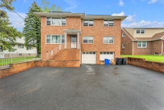 480 N Midland Ave in Saddle Brook, NJ - Building Photo - Building Photo