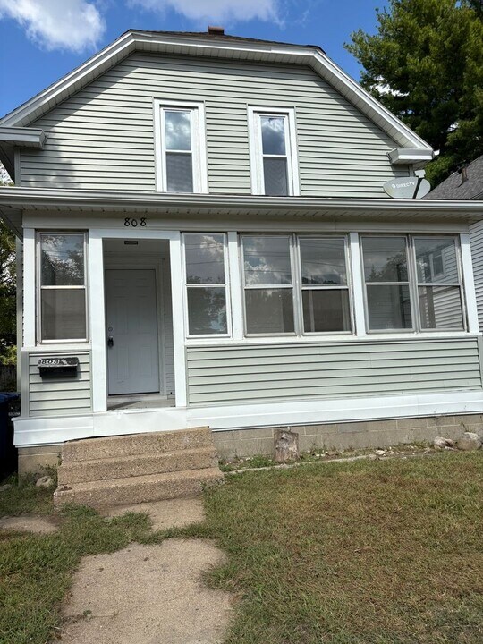 808 Conger St in Waterloo, IA - Building Photo