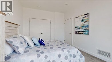 1434 Highland Rd W in Kitchener, ON - Building Photo - Building Photo