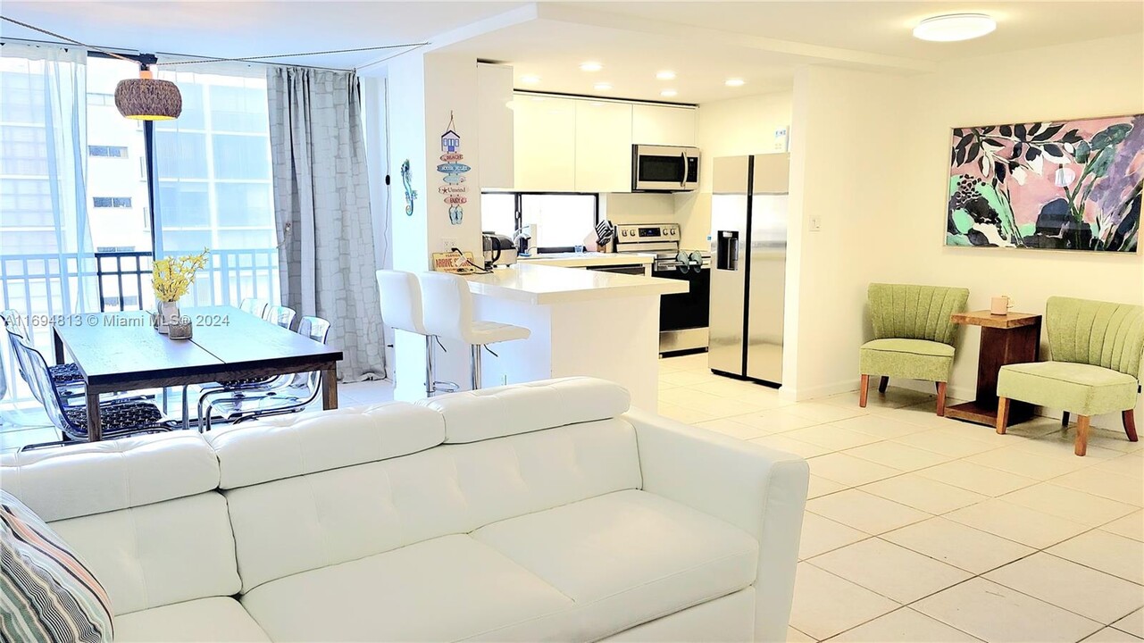 16909 N Bay Rd, Unit 806 in Sunny Isles Beach, FL - Foto de edificio