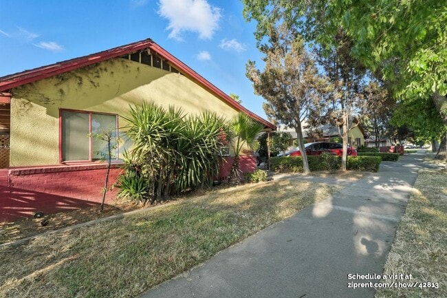 151 W 18th St in Merced, CA - Building Photo - Building Photo