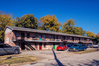 6739 Fairway Dr in Houston, TX - Building Photo - Building Photo