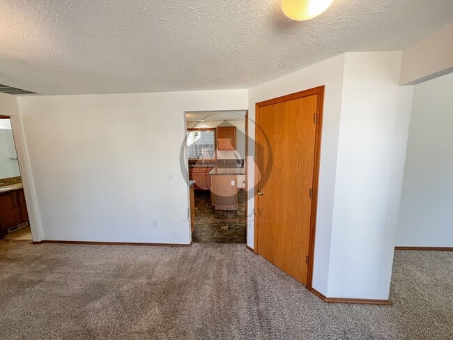 1322 S Birch Ct in Canby, OR - Building Photo - Building Photo