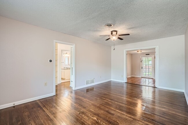 114 Addax Dr in San Antonio, TX - Building Photo - Building Photo