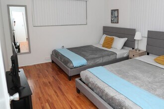 215 Antilla Ave in Coral Gables, FL - Building Photo - Building Photo