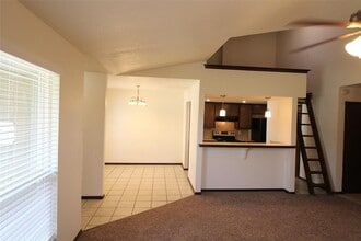 904 Aspen Ct in Noble, OK - Building Photo - Building Photo