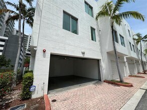 2130 Van Buren St in Hollywood, FL - Building Photo - Building Photo