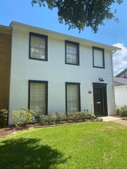 10025 Smitherman Dr in Shreveport, LA - Building Photo
