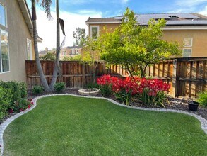 3273 Ivy Ct in Lake Elsinore, CA - Foto de edificio - Building Photo