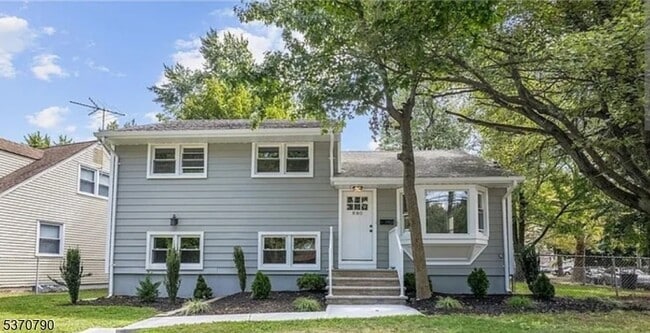 property at 880 W Lake Ave