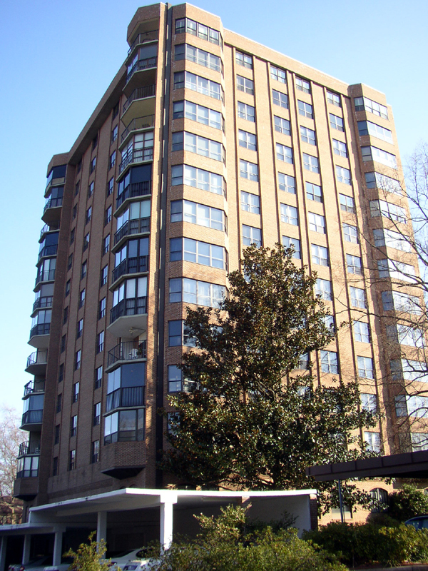 The Carlton Condominiums in Charlotte, NC - Building Photo - Building Photo