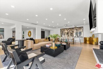 1650 Clear View Dr in Beverly Hills, CA - Building Photo - Building Photo