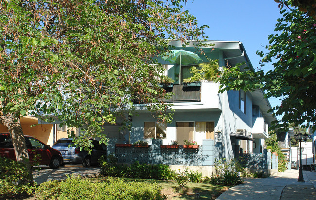 648 N Hayworth Ave in Los Angeles, CA - Building Photo - Building Photo