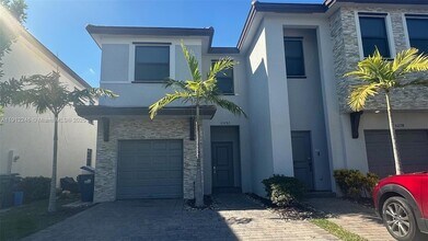 25282 SW 108th Ave in Homestead, FL - Foto de edificio - Building Photo