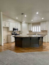 18120 Lakeview Dr in Victorville, CA - Building Photo - Building Photo