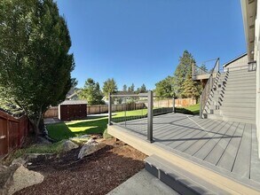 814 E Country Hill Ct in Spokane, WA - Building Photo - Building Photo