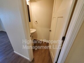 504 NE Stadium Way in Pullman, WA - Foto de edificio - Building Photo