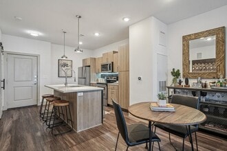 Infinity at the Rim in San Antonio, TX - Building Photo - Building Photo