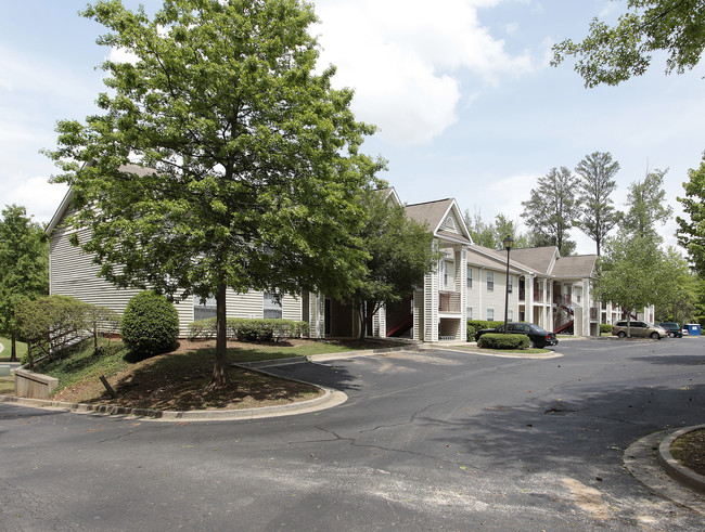 Saddle Creek Apartments in Alpharetta, GA - Foto de edificio - Building Photo
