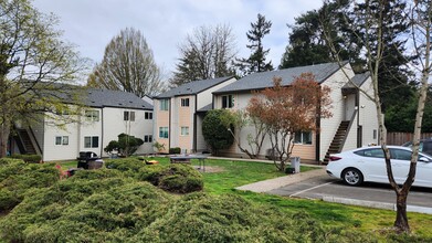 fivec01 in Portland, OR - Foto de edificio - Building Photo