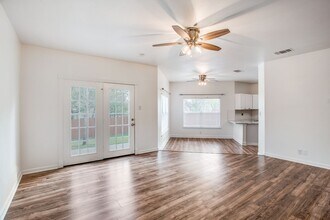 7415 Corian Park Dr in San Antonio, TX - Building Photo - Building Photo