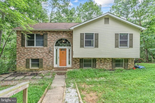 property at 707 Cougar Ct