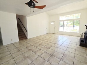 4205 Newhaven Dr in Las Vegas, NV - Building Photo - Building Photo