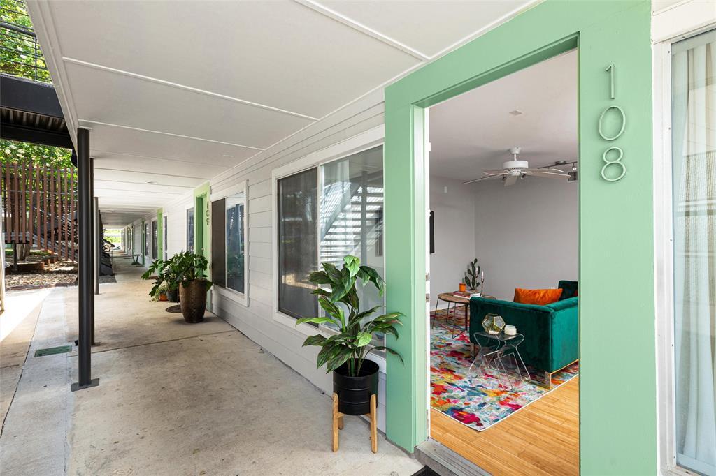 2200 Dickson Dr in Austin, TX - Building Photo