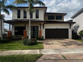 15812 NW 88th Ave in Miami Lakes, FL - Building Photo