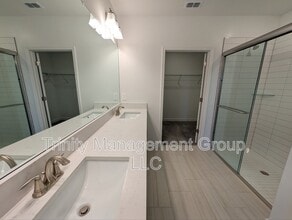 10754 Gable Dig Lp in San Antonio, FL - Building Photo - Building Photo