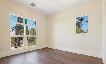 1736 Clinton St in Los Angeles, CA - Building Photo - Building Photo