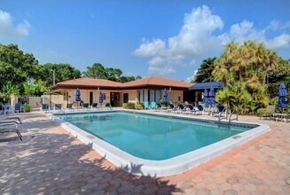 21785 Cypress Dr in Boca Raton, FL - Building Photo - Building Photo