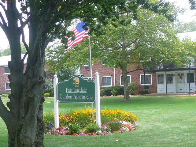 Bethpage Park Apartments in Farmingdale, NY - Building Photo