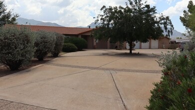 2428 E Sauk Ct in Sierra Vista, AZ - Building Photo - Building Photo