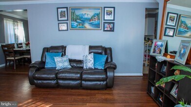 5804 Runford Dr in New Carrollton, MD - Building Photo - Building Photo