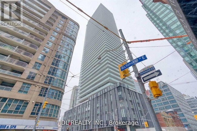 property at 25-1525 Richmond St E