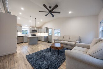 601 Collettes Grove Rd in Derry, NH - Building Photo - Building Photo