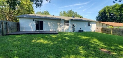 313 Britanna Dr in Belleville, IL - Foto de edificio - Building Photo