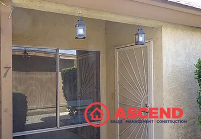 4901 Belle Ter in Bakersfield, CA - Building Photo - Building Photo