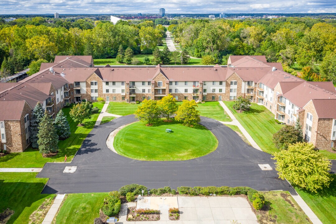 Park House Southfield Senior Living in Southfield, MI - Building Photo