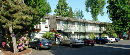 Jade West Apartments in Eugene, OR - Building Photo - Building Photo