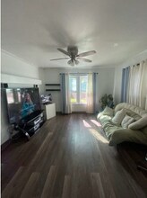 1510 Forest Hill Ave in Flint, MI - Foto de edificio - Building Photo