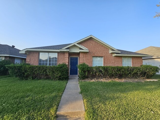 property at 919 Crestwood Dr