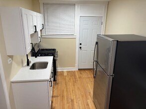 3518 N Long Ave, Unit 2 in Chicago, IL - Foto de edificio - Building Photo