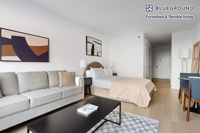 535 W 23 St in New York, NY - Foto de edificio - Building Photo