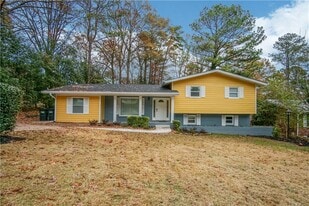 2640 Casher Dr in Decatur, GA - Building Photo